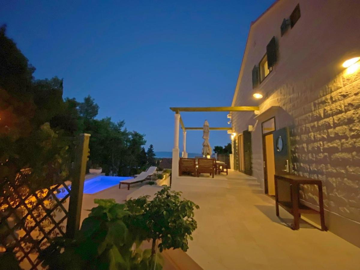 Holiday Home Nevista Sumartin Exterior photo