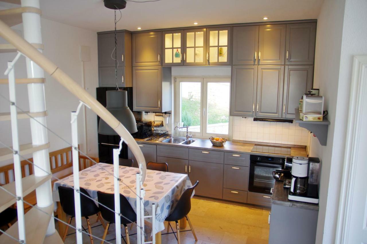 Holiday Home Nevista Sumartin Exterior photo